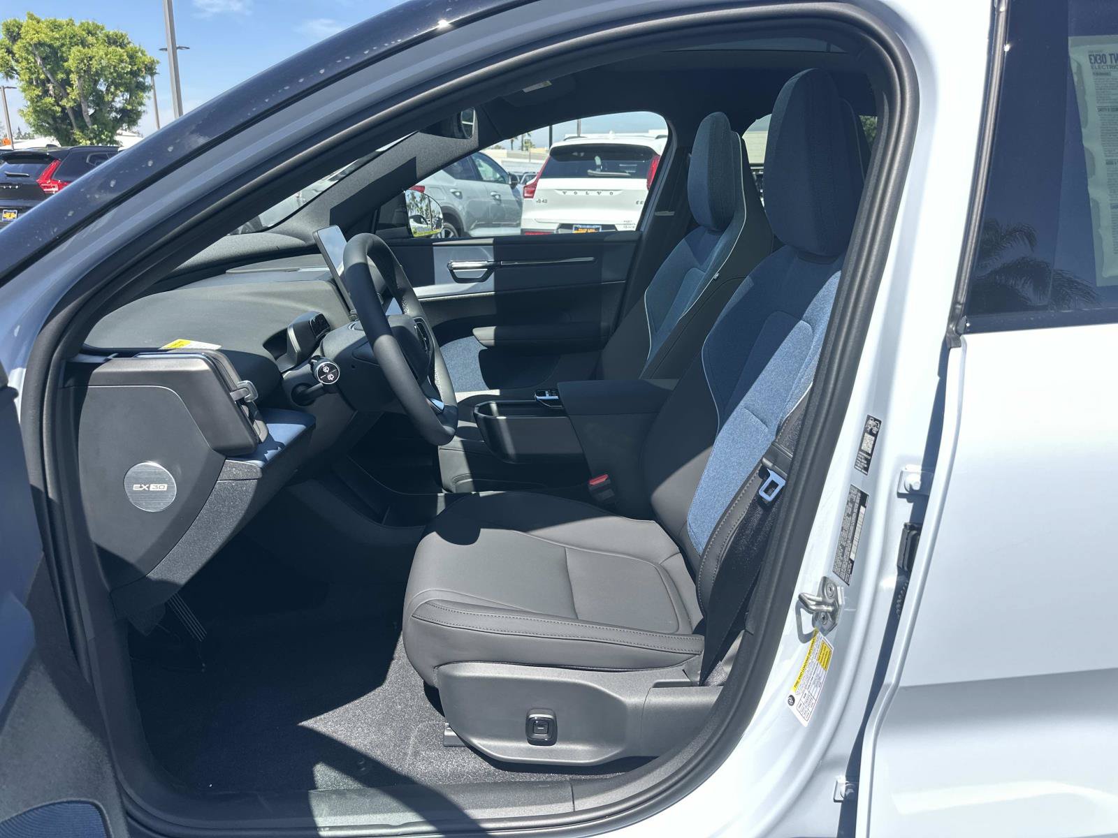 New 2026 Volvo EX30 Cross Country Ultra AWD/4WD image 13