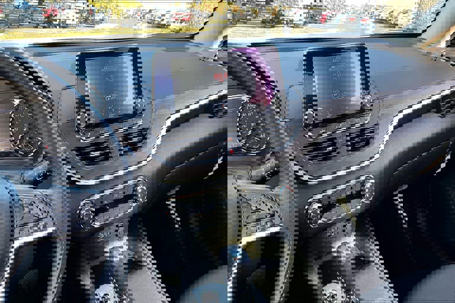 Used 2025 Nissan Altima 2.5 SV image 7