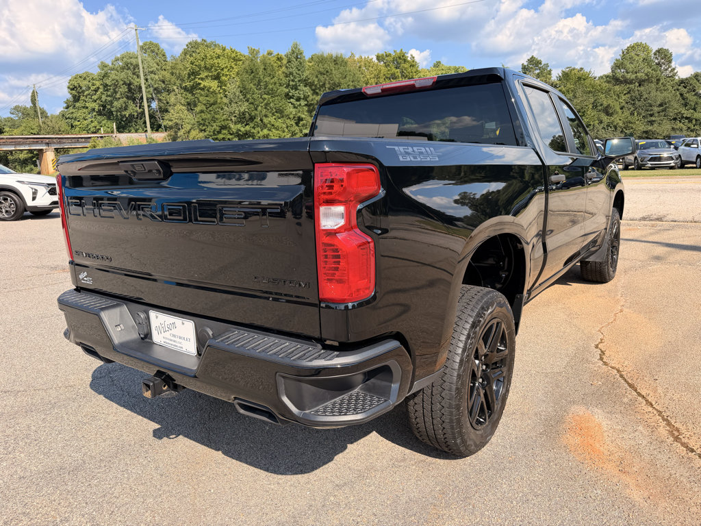 Used 2025 Chevrolet Silverado 1500 Custom Trail Boss w/ Dark Appearance Package AWD/4WD image 6