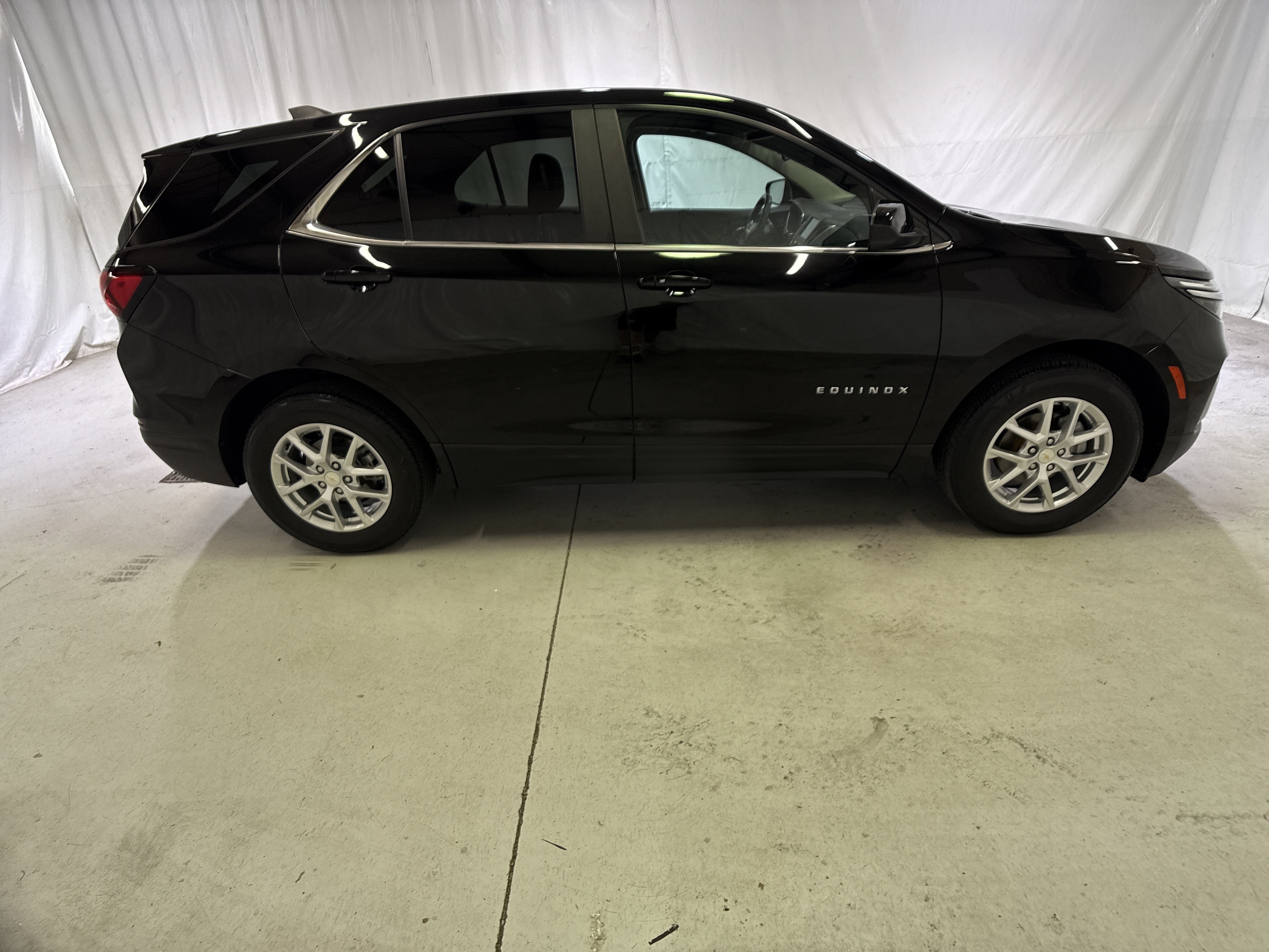 Used 2024 Chevrolet Equinox LT AWD/4WD image 13