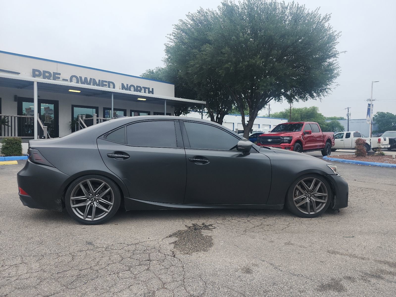 Used 2017 Lexus IS 200t F Sport w/ F Sport Package RWD image 2