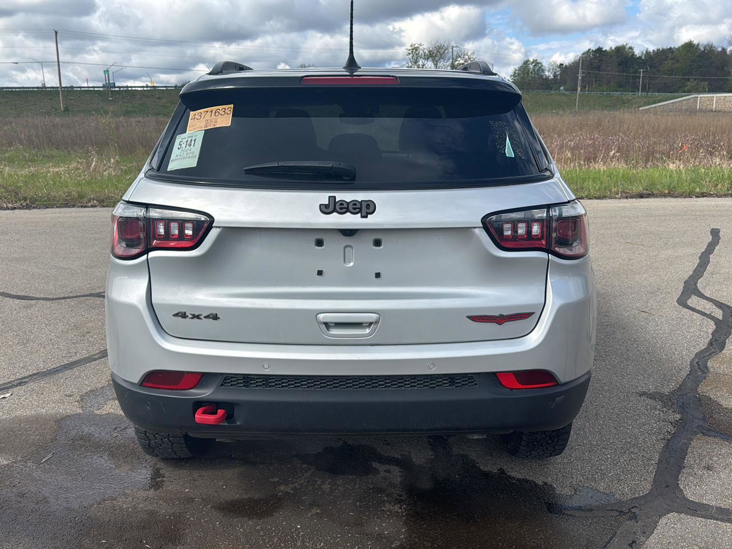 Used 2024 Jeep Compass Trailhawk AWD/4WD image 4