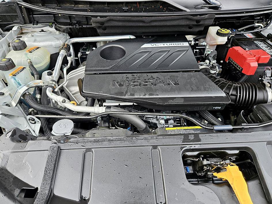 Used 2022 Nissan Rogue SV image 17