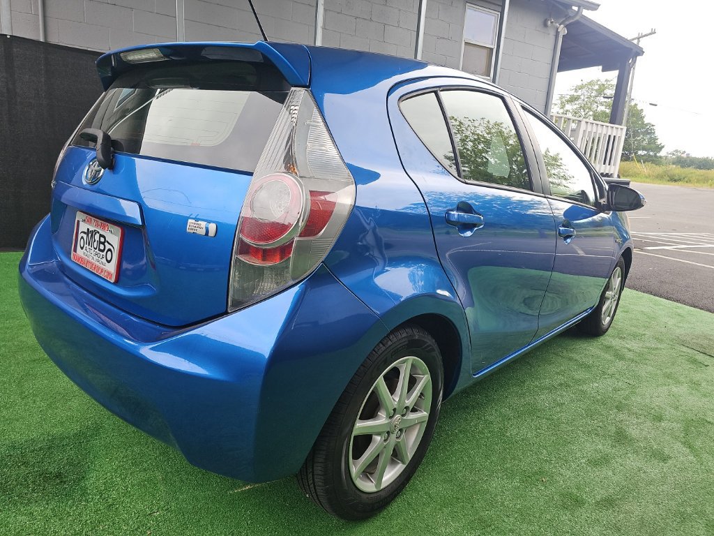 Used 2012 Toyota Prius C Three FWD image 3