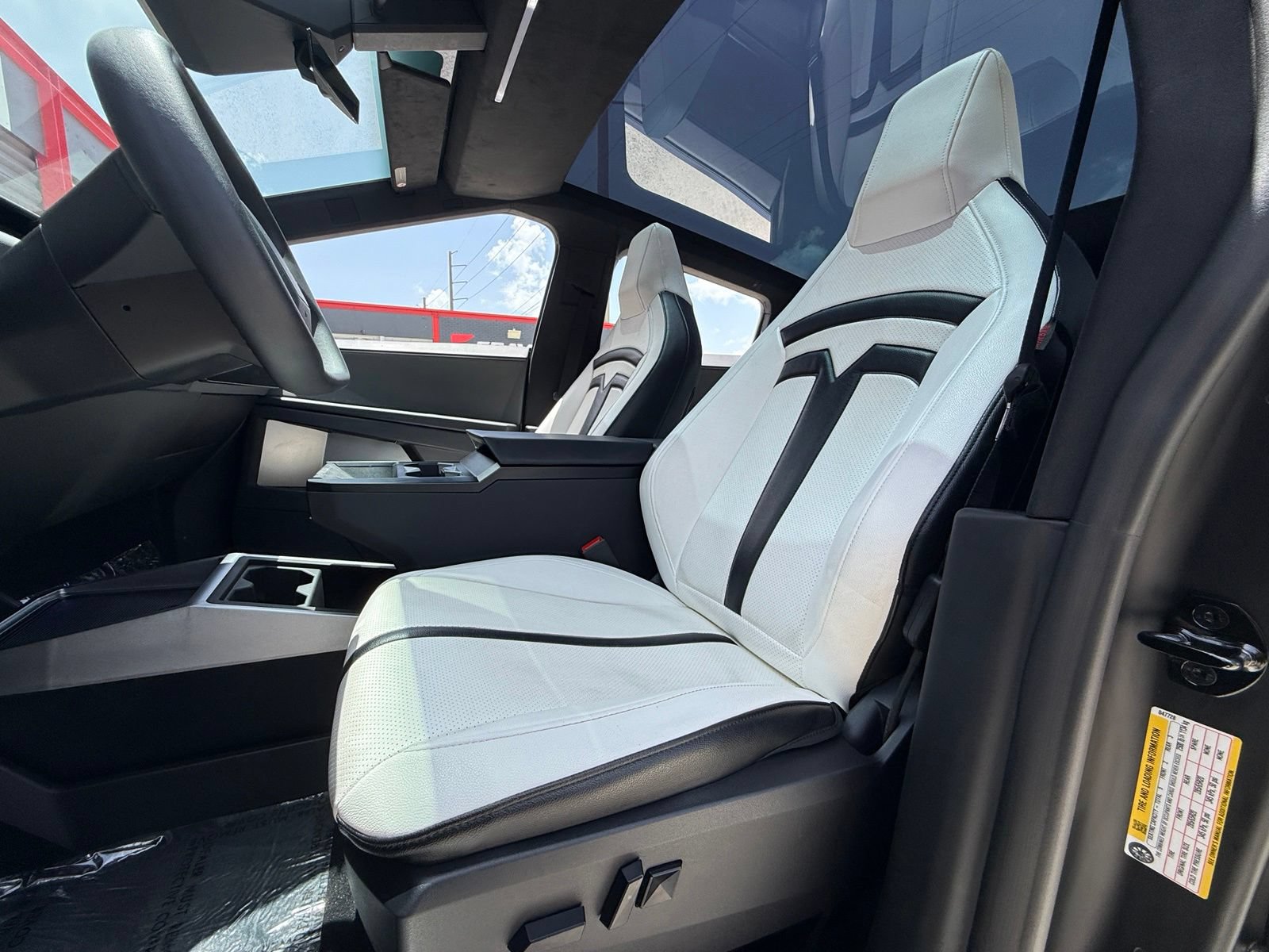 Used 2024 Tesla Cybertruck AWD Crew Cab image 17