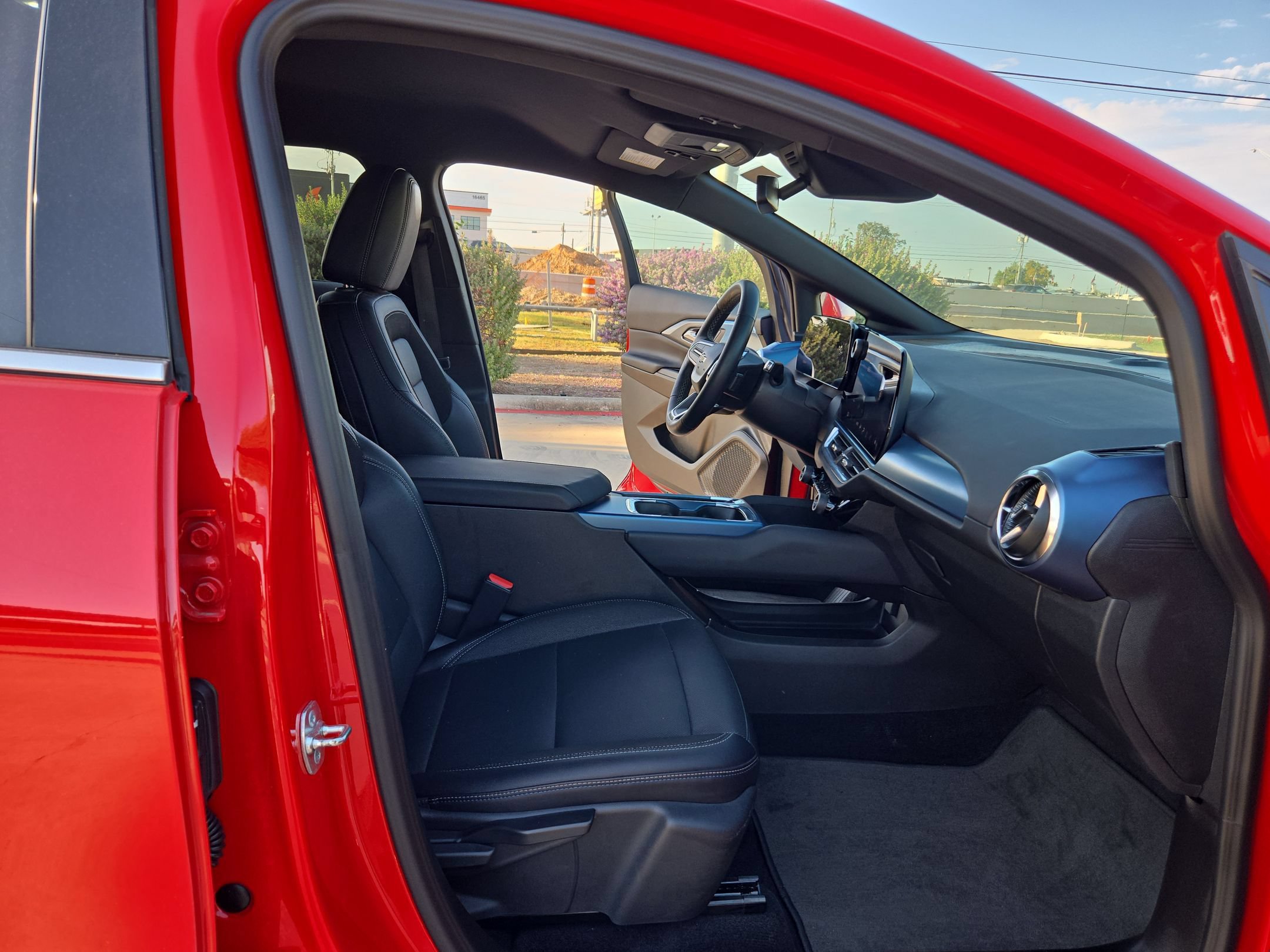 Certified 2024 Chevrolet Equinox EV LT FWD image 25