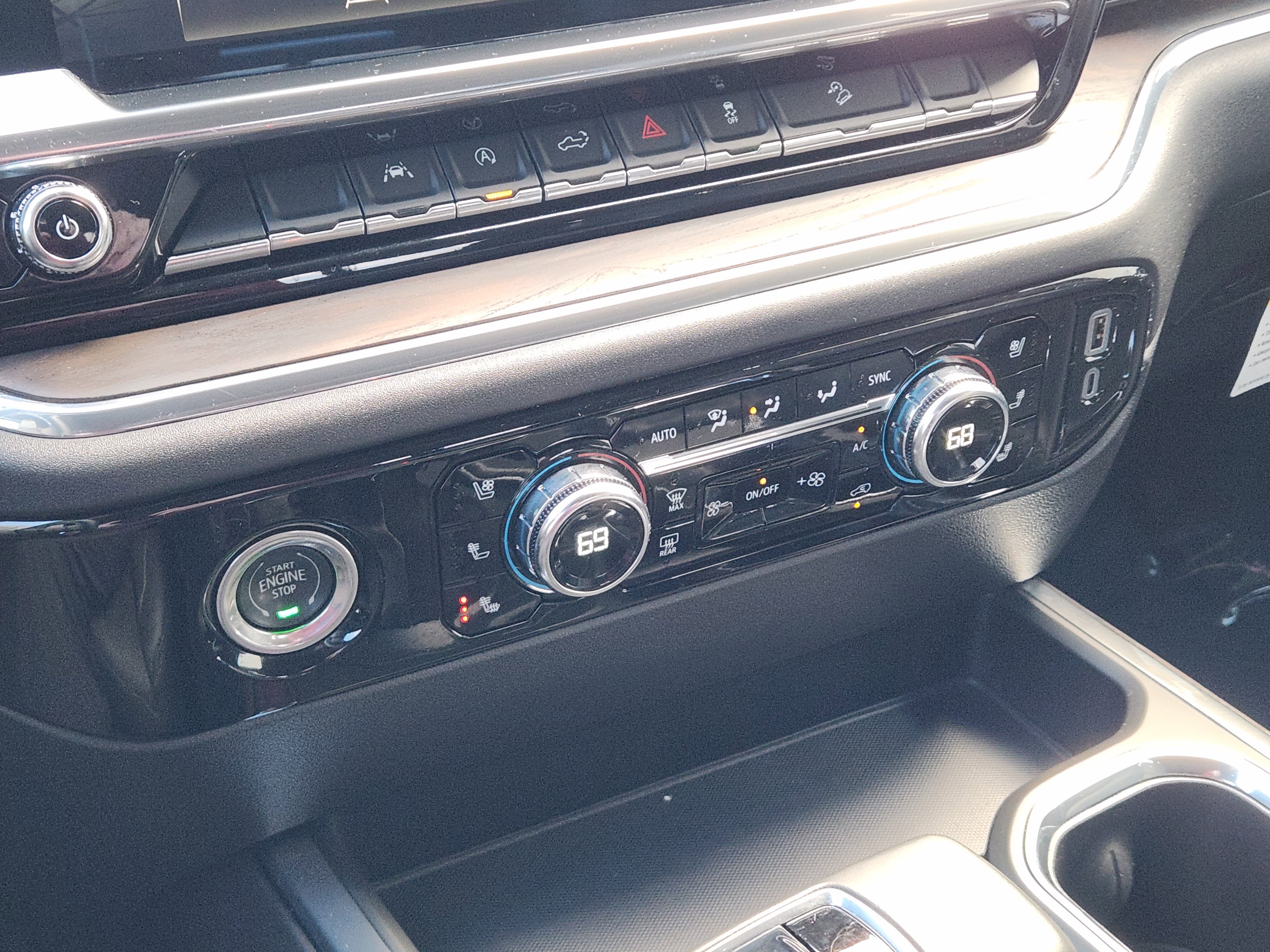 Used 2023 GMC Sierra 1500 SLT w/ SLT Convenience Package image 19