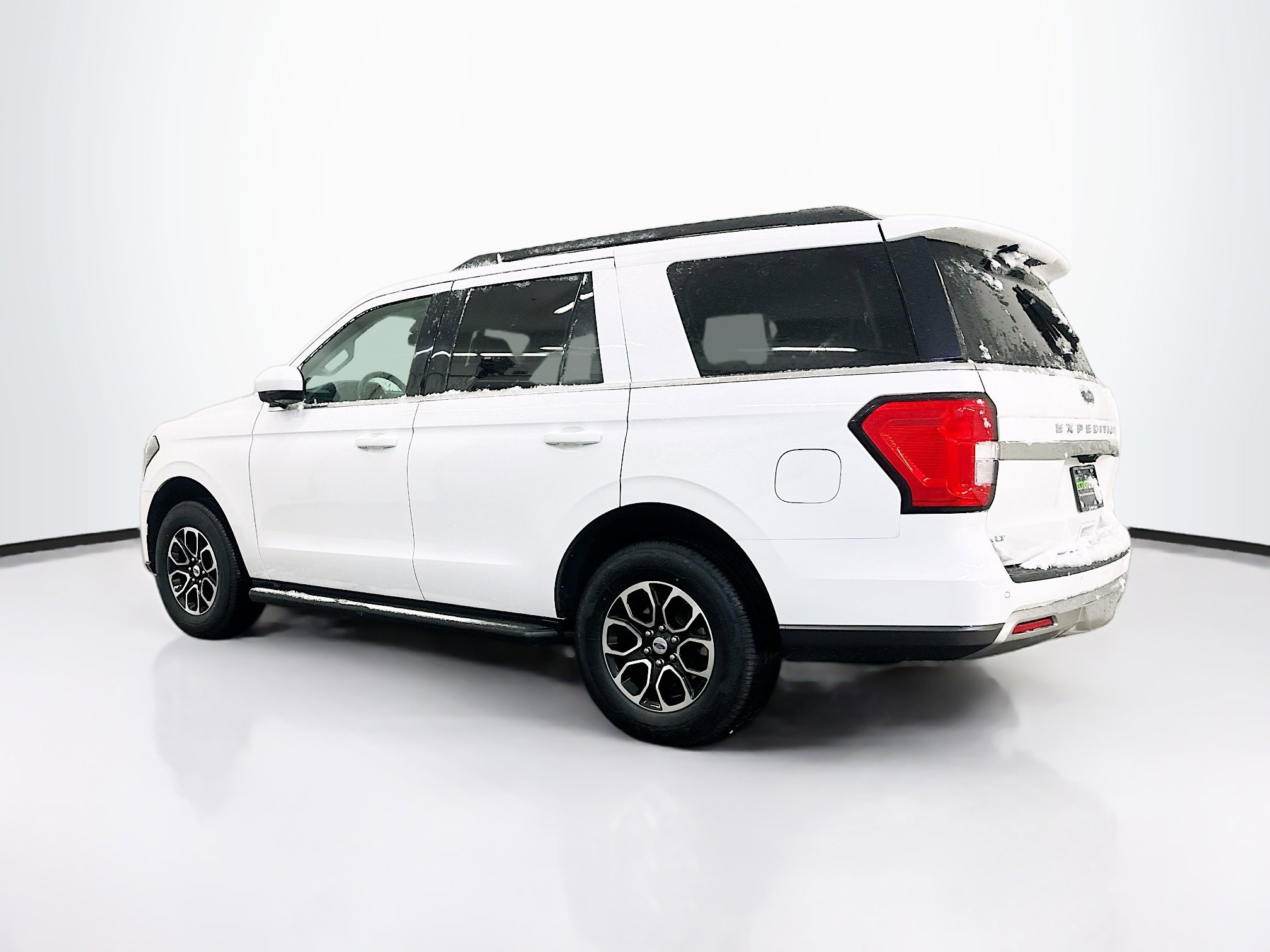 Used 2024 Ford Expedition XLT image 5
