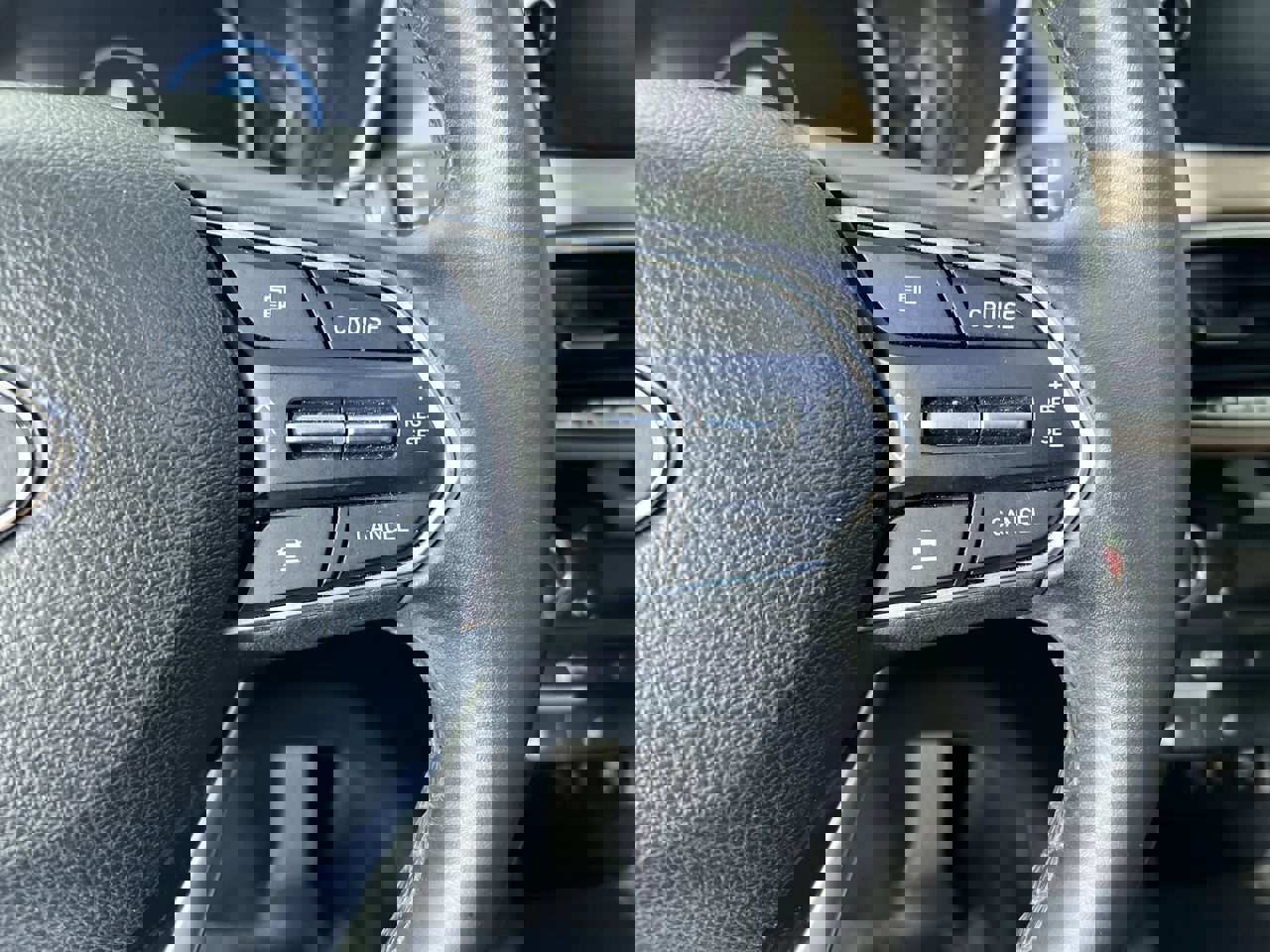 Used 2019 Hyundai Santa Fe FWD image 17