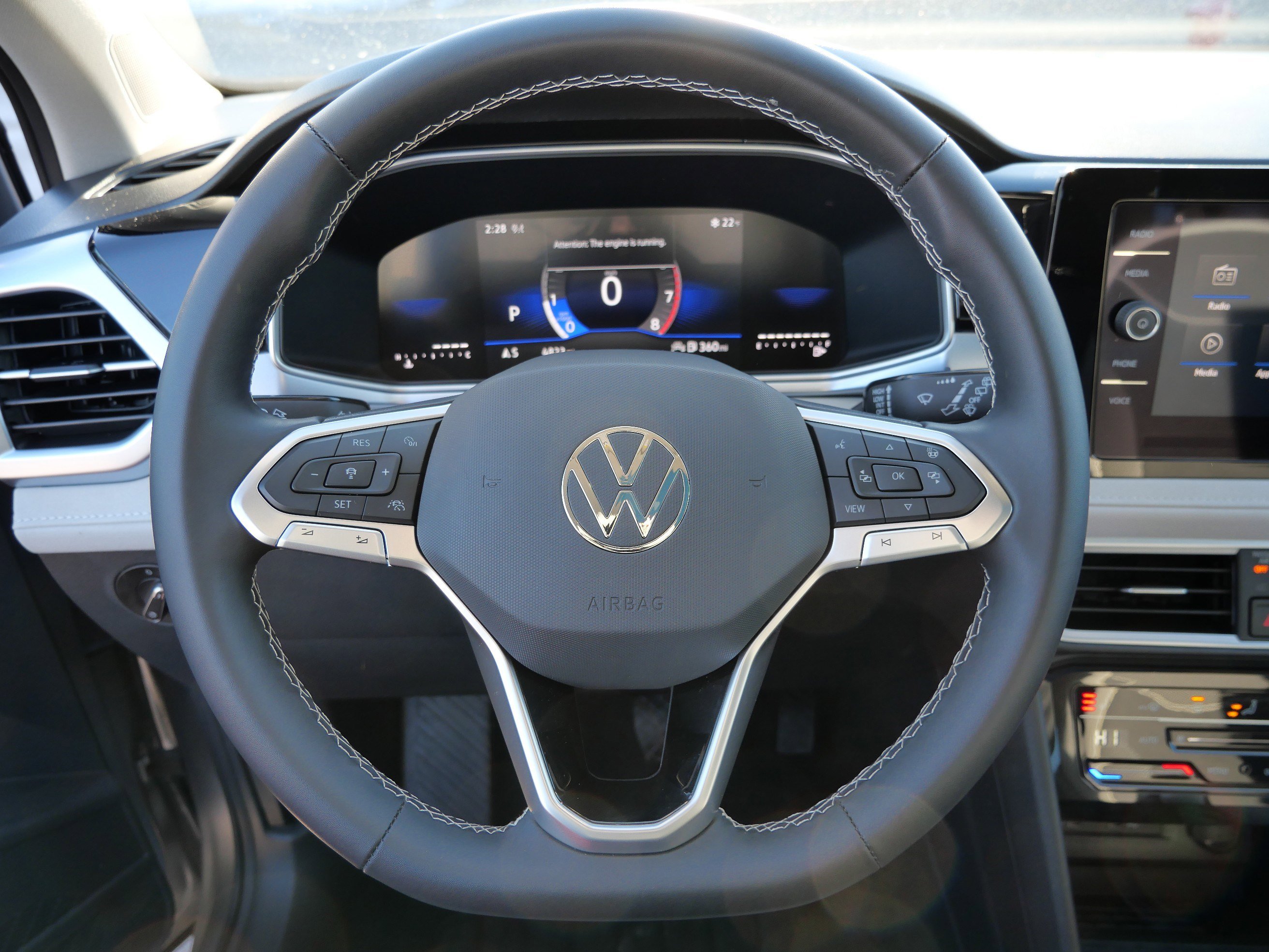 Certified 2025 Volkswagen Taos SE image 26