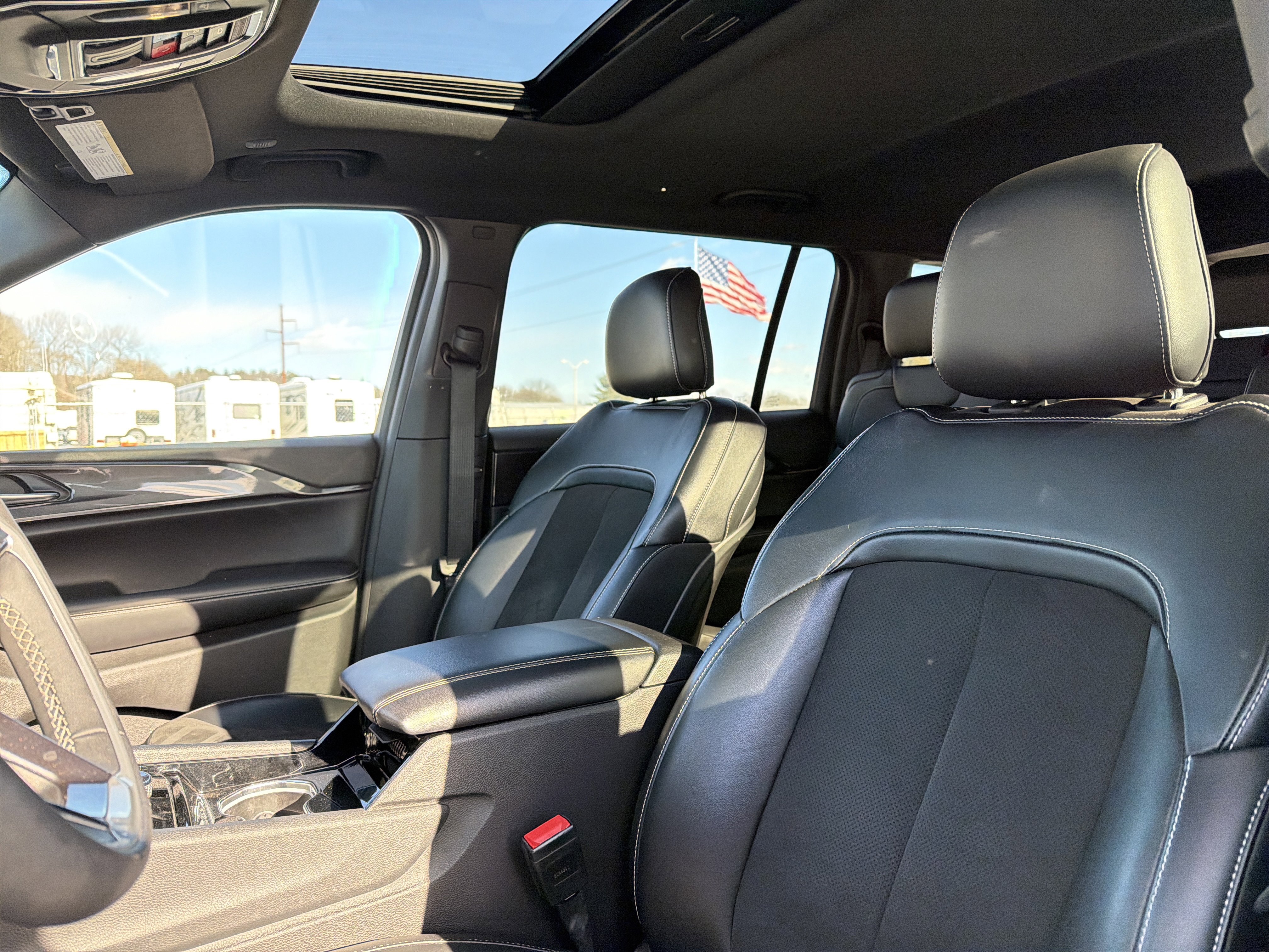 Used 2023 Jeep Grand Cherokee L Laredo image 26