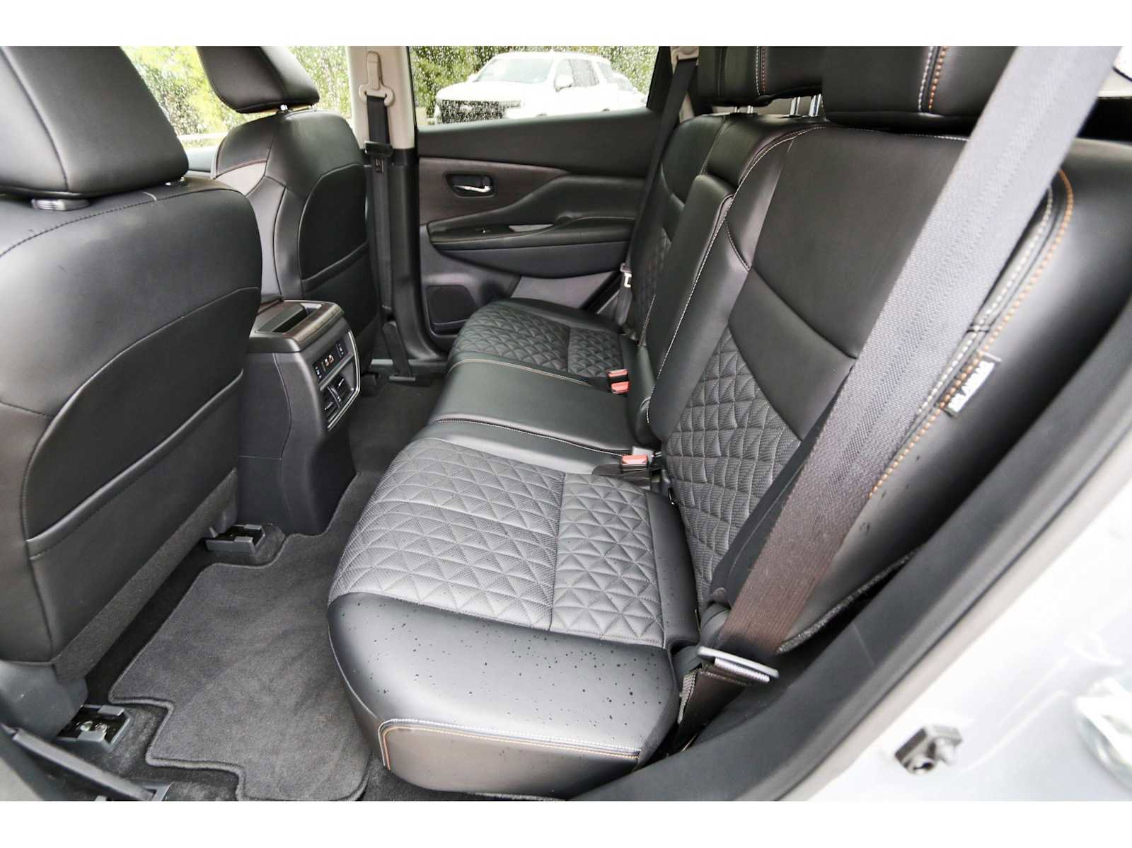 Used 2024 Nissan Murano Platinum w/ Cargo Package image 12