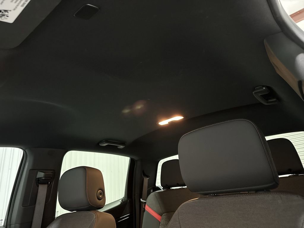 Used 2024 Chevrolet Colorado Z71 w/ Z71 Convenience Package 2 image 19