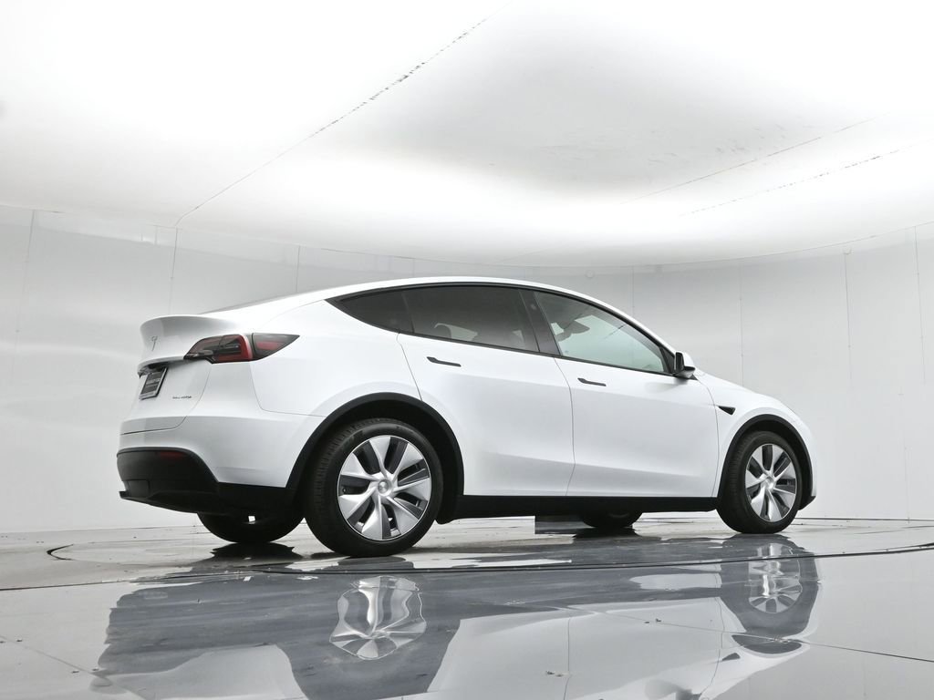 Used 2024 Tesla Model Y Long Range image 45