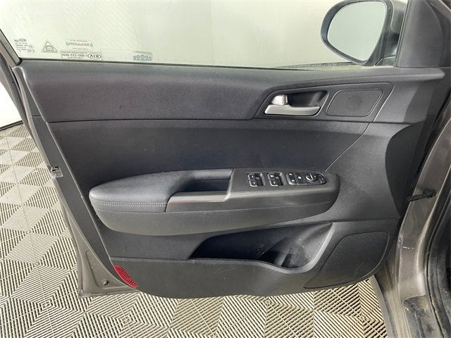 Used 2018 Kia Sportage LX image 9