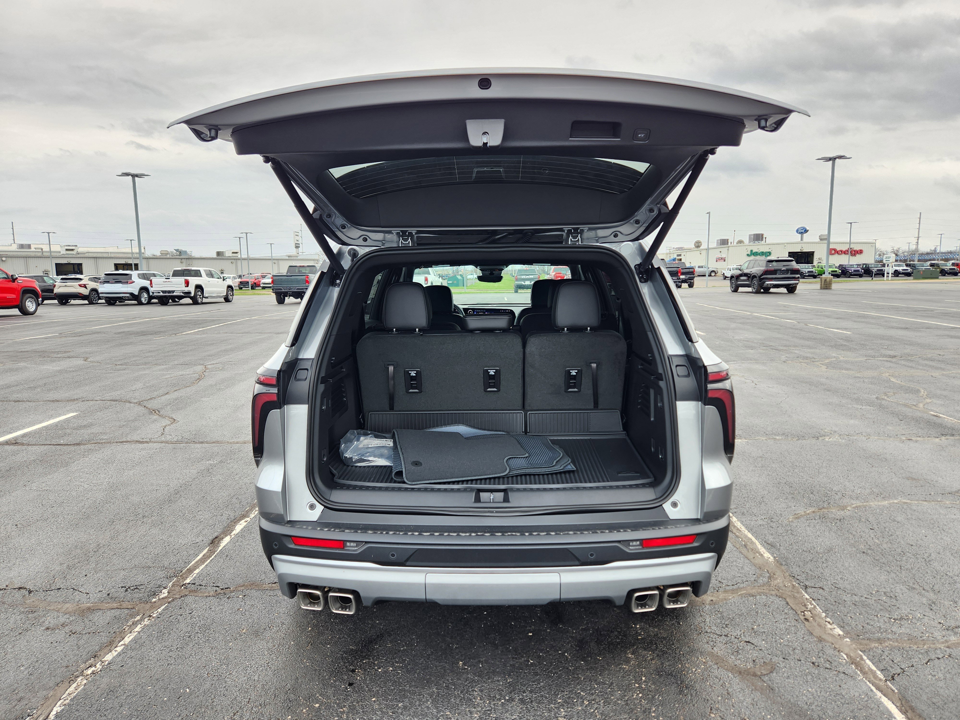 New 2026 Chevrolet Traverse LT w/ Driver Confidence Package image 7