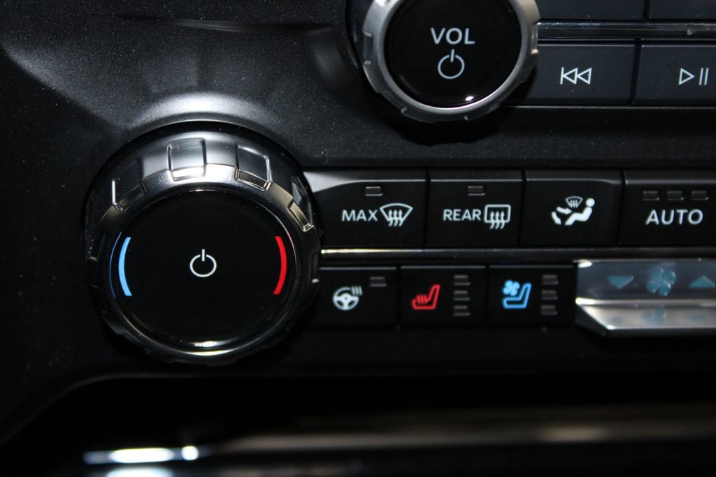 New 2026 Ford F250 Lariat w/ Black Appearance Package image 48