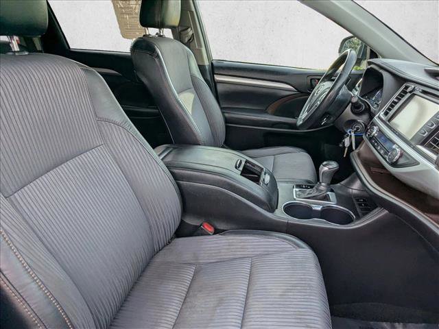 Used 2019 Toyota Highlander Plus image 21