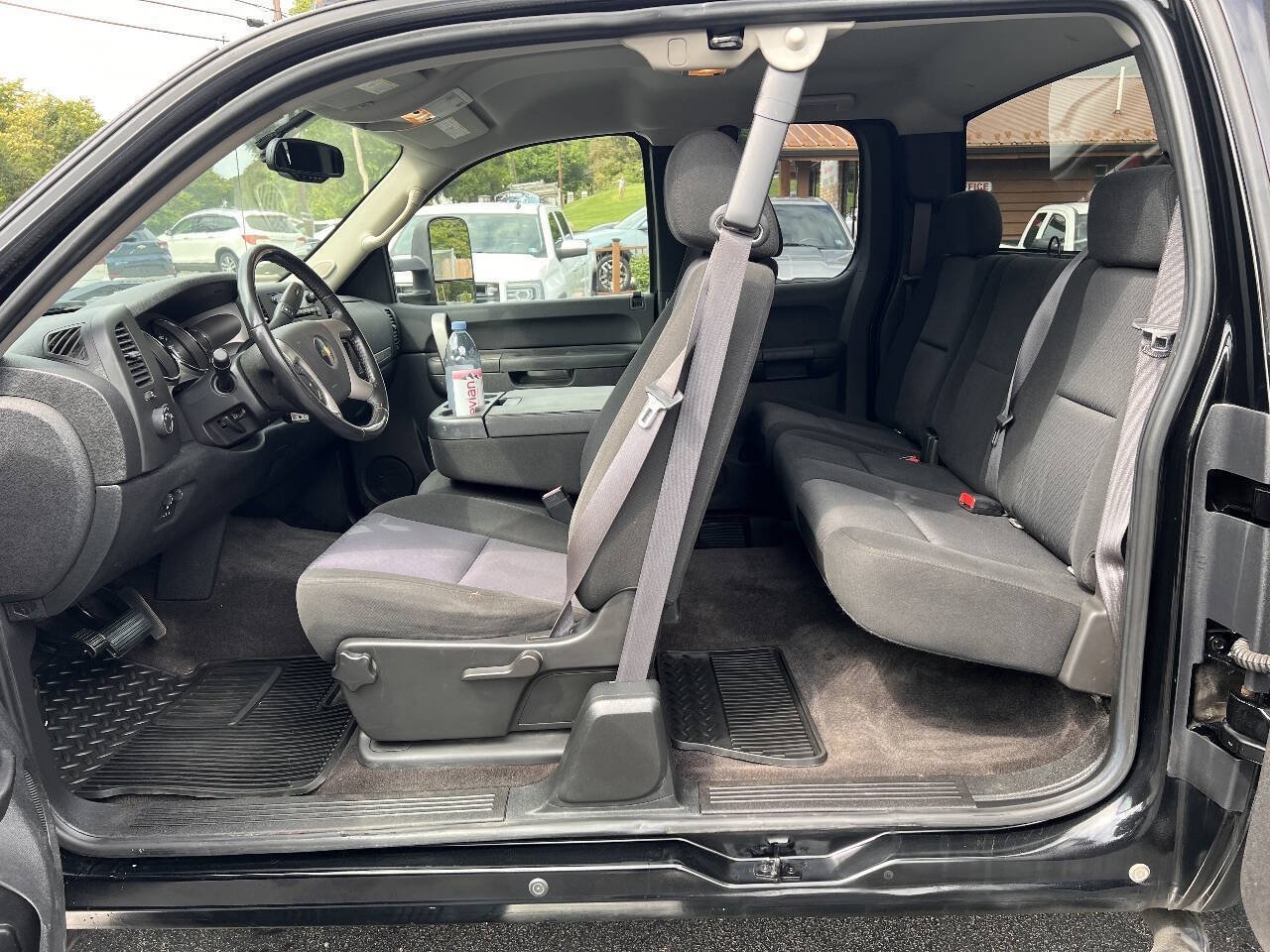 Used 2011 Chevrolet Silverado 3500 LT AWD/4WD image 13