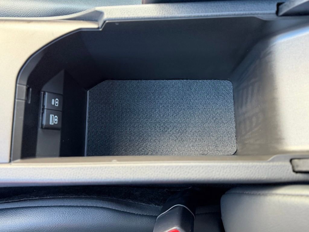 Used 2023 Toyota Camry SE image 18