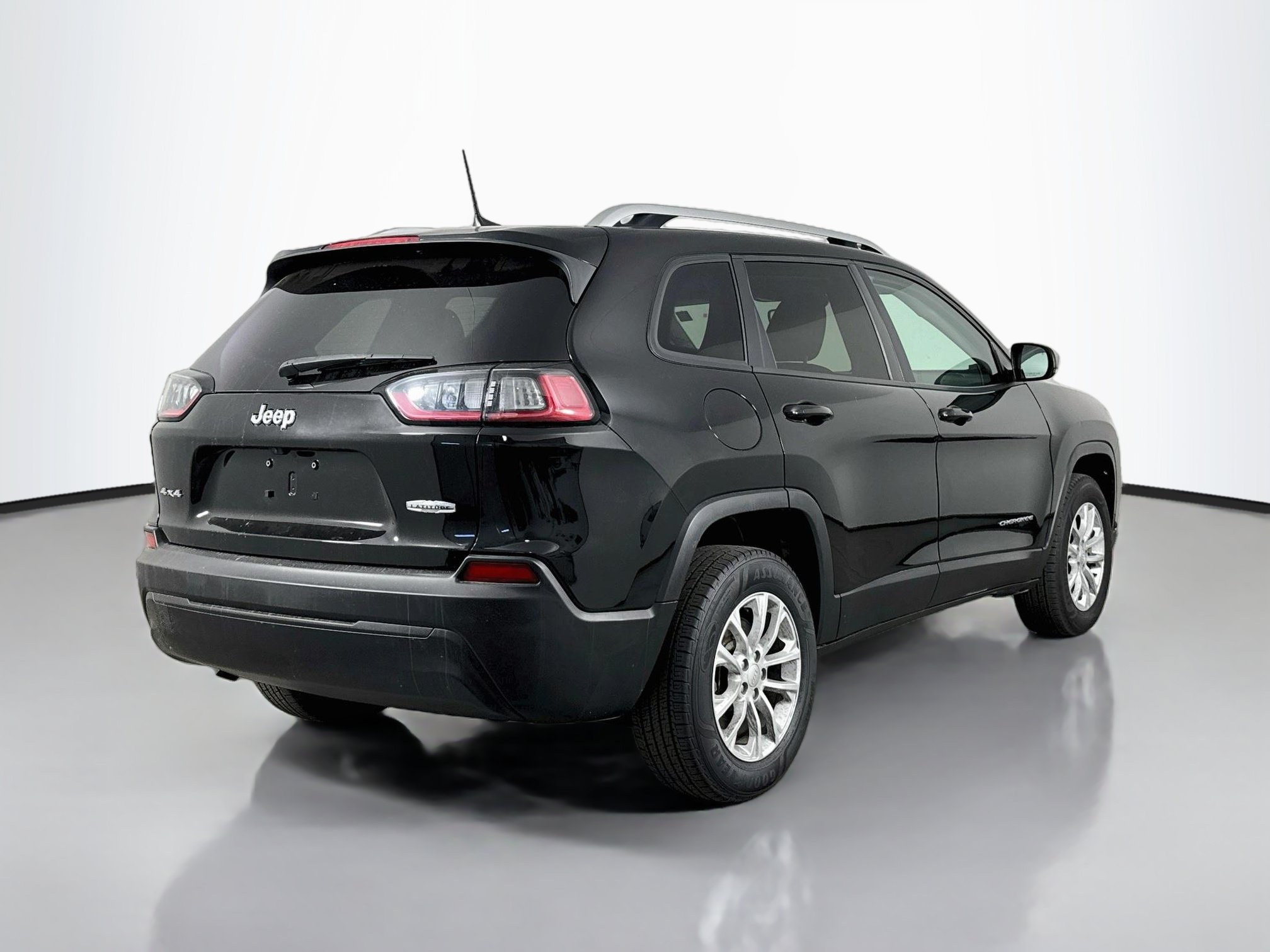 Used 2021 Jeep Cherokee Latitude AWD/4WD image 7