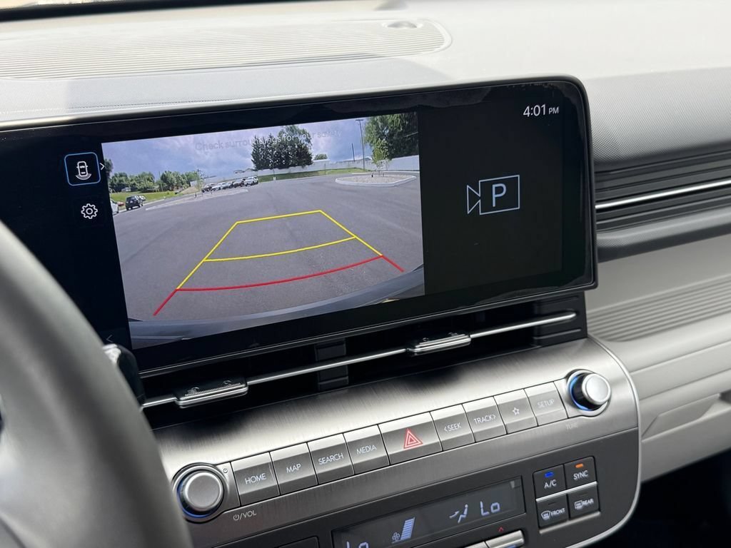 Used 2025 Hyundai Kona SEL AWD/4WD image 32