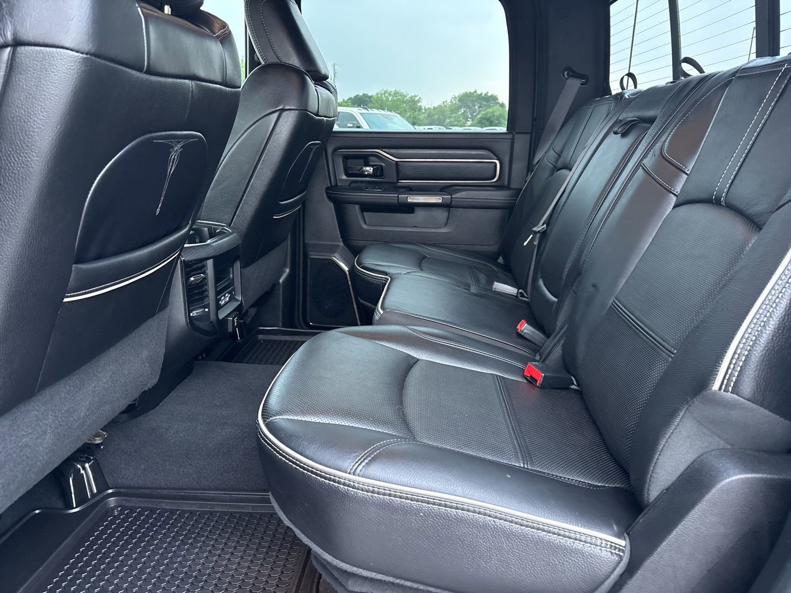 Used 2022 RAM 3500 Limited w/ Night Edition AWD/4WD image 17