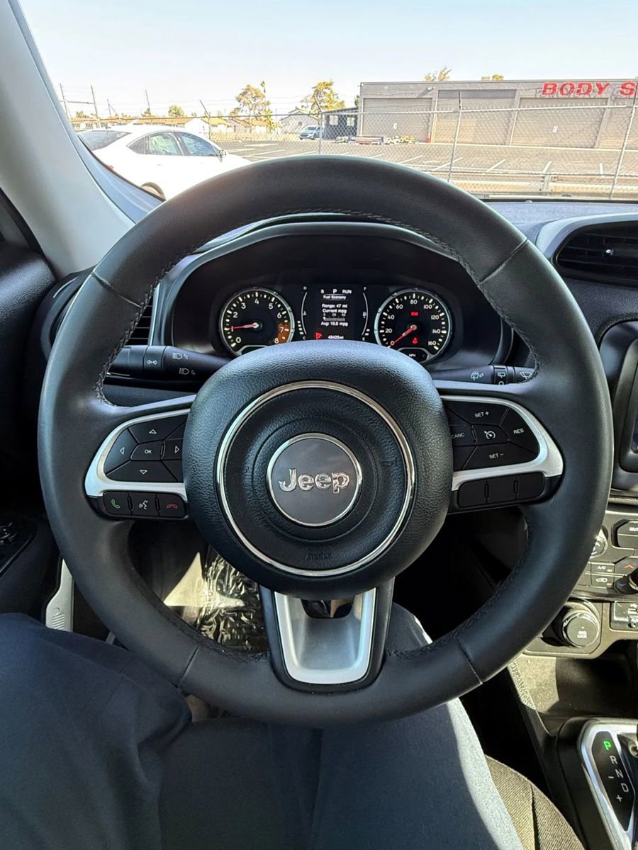 Used 2018 Jeep Renegade Latitude w/ Popular Equipment Group image 14