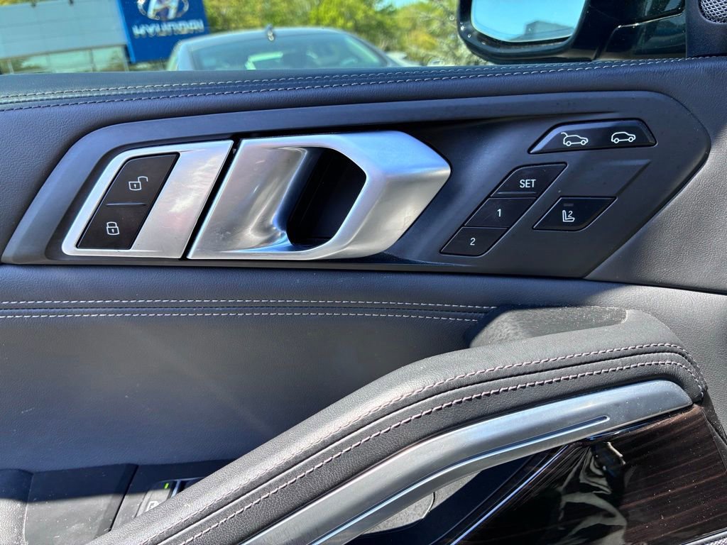 Used 2023 BMW X6 M50i w/ Executive Package AWD/4WD image 33