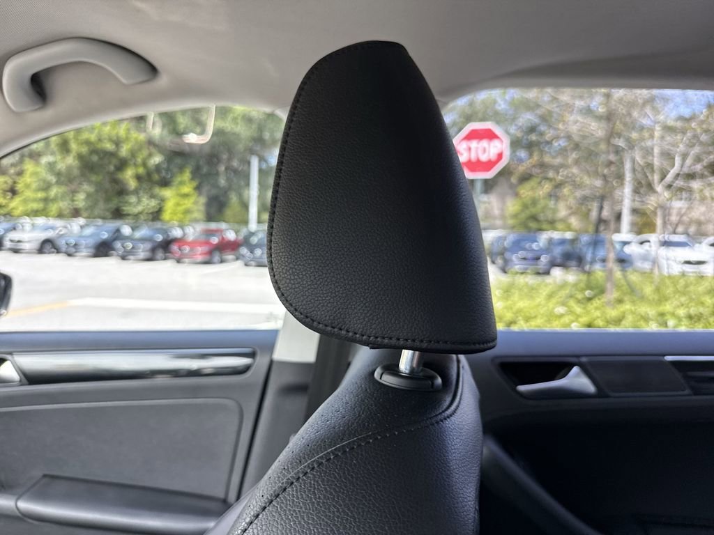 Used 2017 Volkswagen Jetta SEL FWD image 16