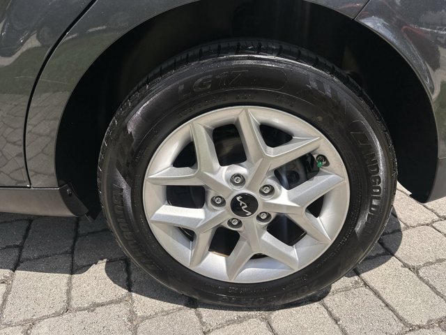 Used 2024 Kia Soul LX w/ Option Group 015 FWD image 11