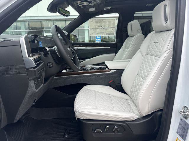 New 2026 Cadillac Escalade Platinum Sport w/ LPO, Floor Liner Package AWD/4WD image 9