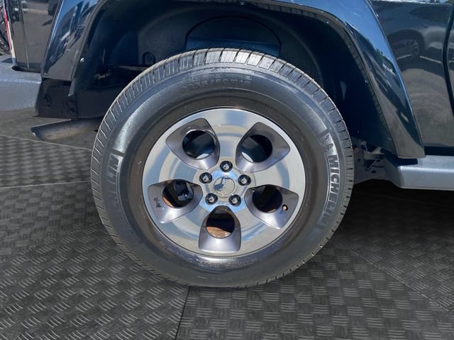 Used 2017 Jeep Wrangler Sahara w/ Dual Top Group AWD/4WD image 31