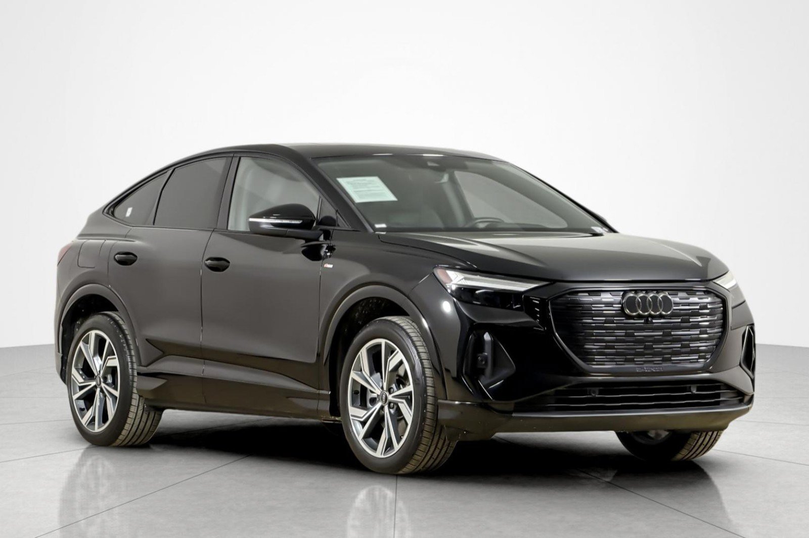 Certified 2023 Audi Q4 e-tron Premium w/ Convenience Package AWD/4WD image 7