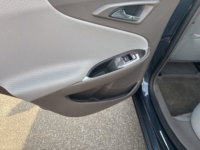 Used 2019 Chevrolet Malibu LT w/ Driver Confidence Package image 12