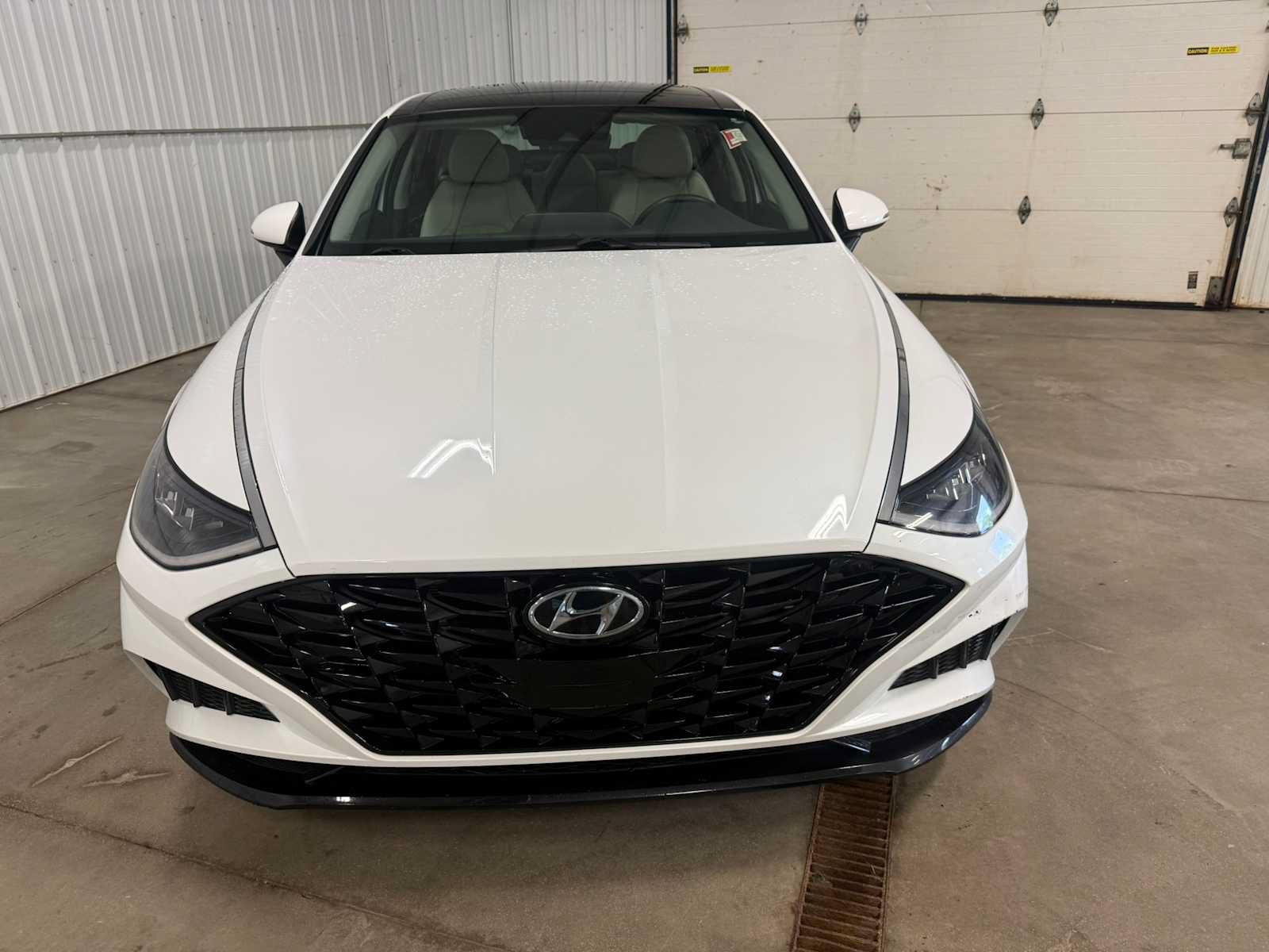 Used 2020 Hyundai Sonata SEL w/ Premium + Sunroof Package FWD image 3