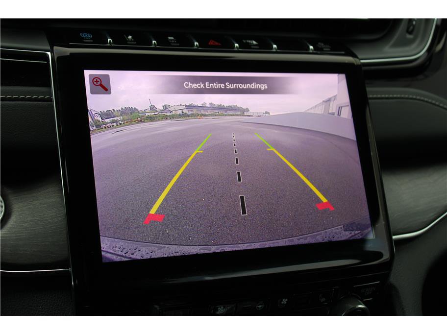 Used 2022 Jeep Grand Cherokee Overland w/ Luxury Tech Group IV AWD/4WD image 23