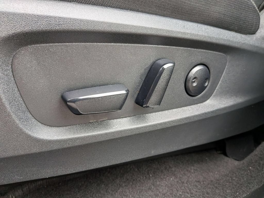 Used 2025 Nissan Pathfinder SV AWD/4WD image 23