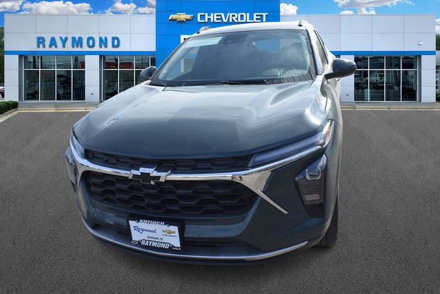 New 2026 Chevrolet Trax LT w/ LPO, Blackout Package image 8