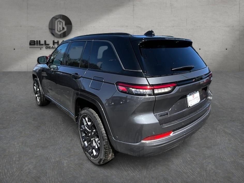 New 2026 Jeep Grand Cherokee Summit w/ Obsidian Package AWD/4WD image 8