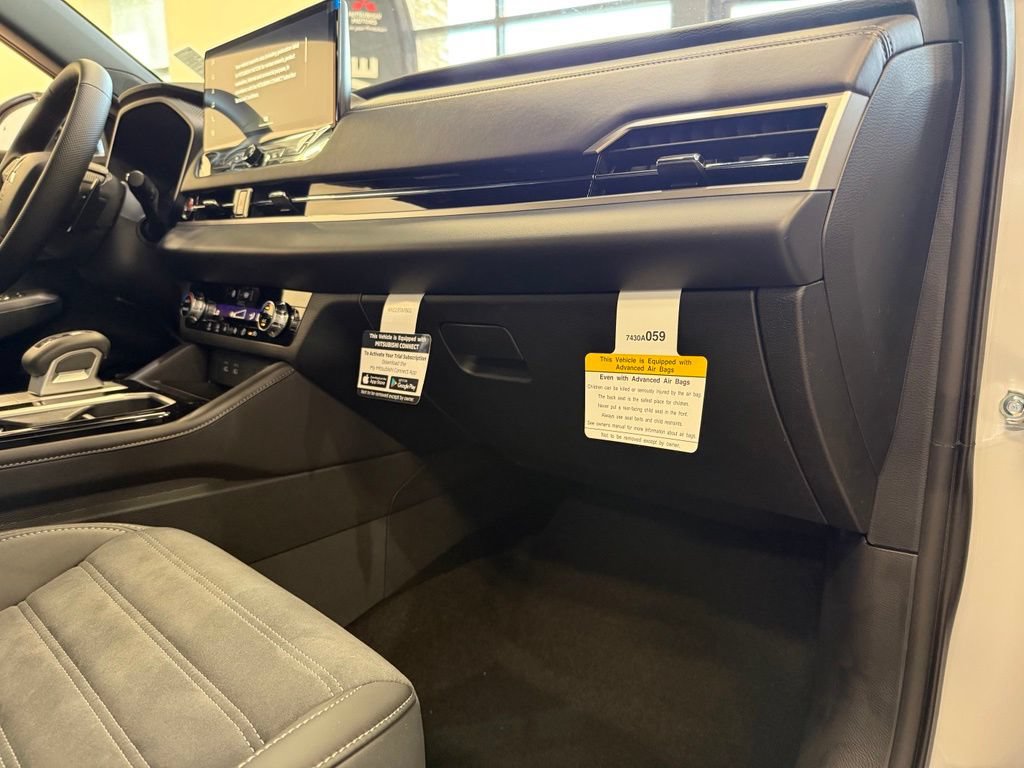 New 2026 Mitsubishi Outlander AWD image 9