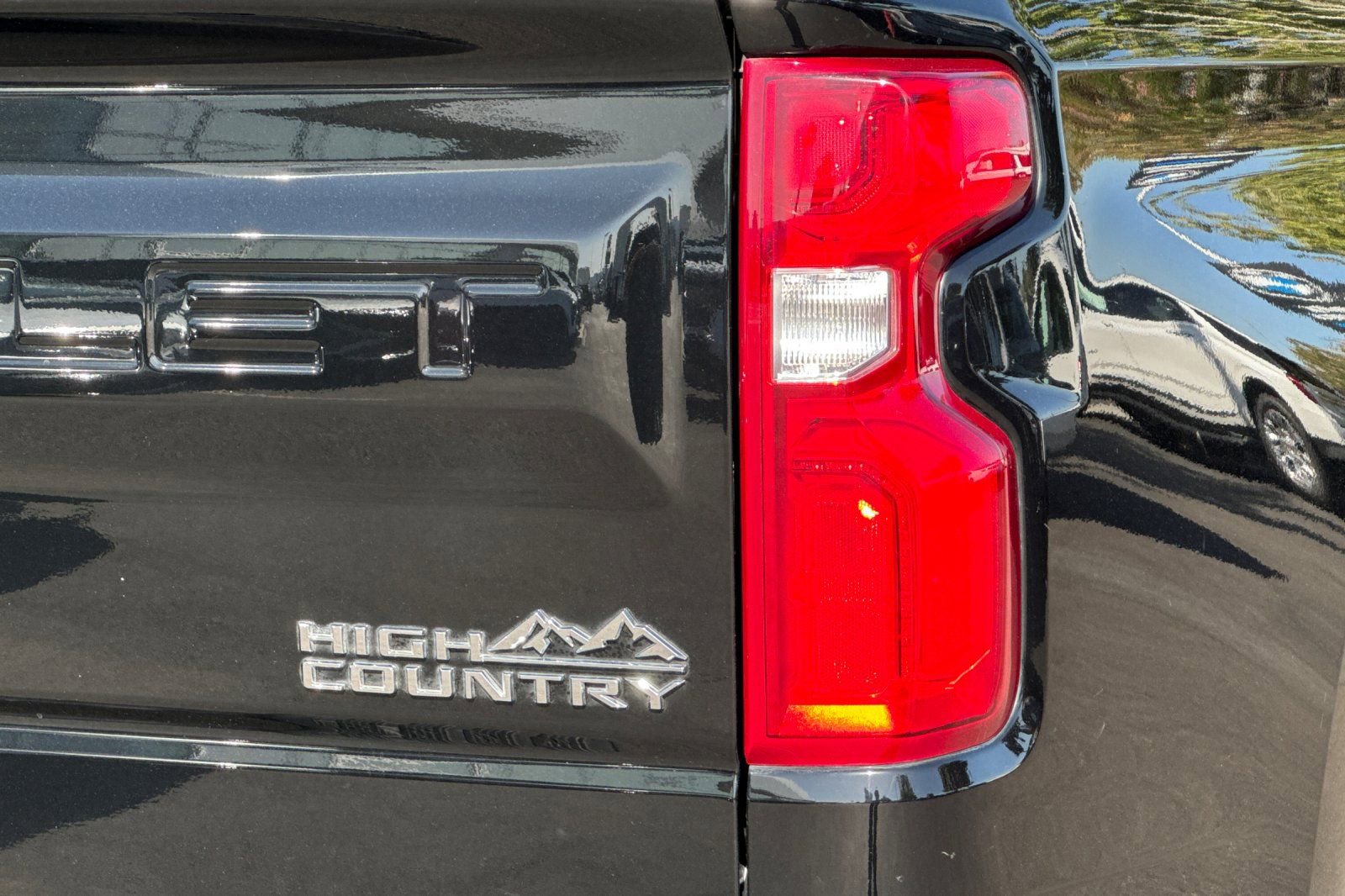 Used 2020 Chevrolet Silverado 1500 High Country w/ Technology Package image 45