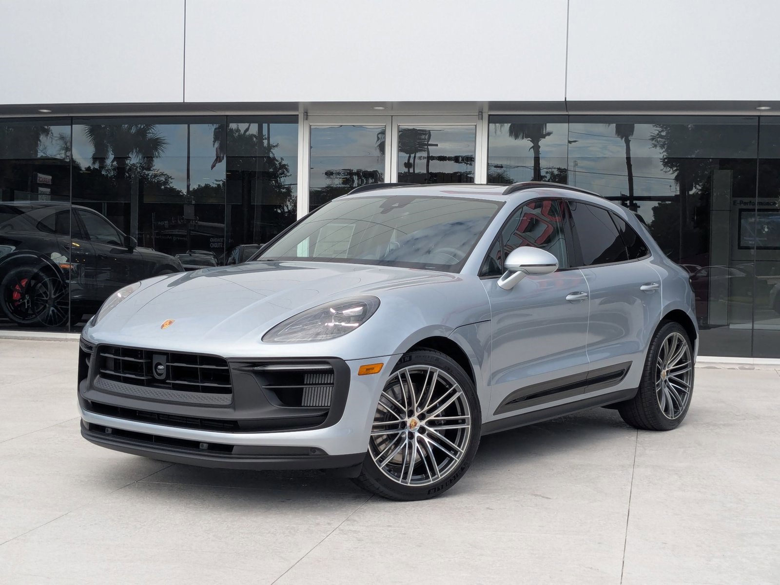New 2026 Porsche Macan GTS image 1
