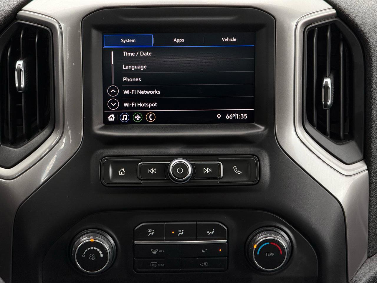Used 2020 Chevrolet Silverado 1500 Custom w/ Custom Value Package AWD/4WD image 18