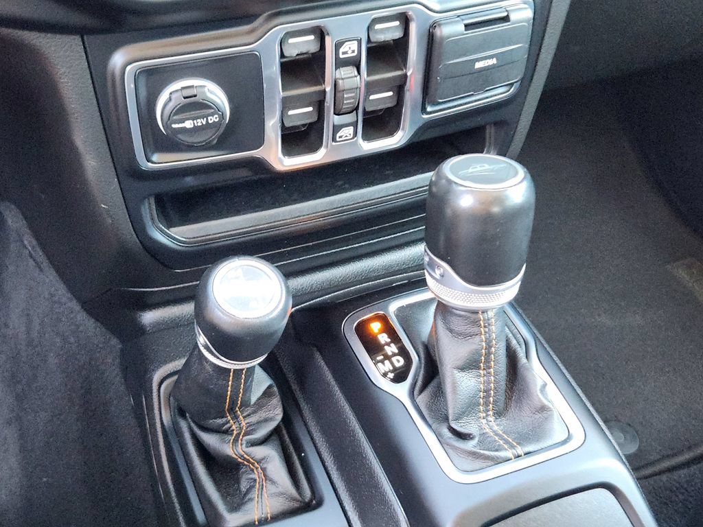 Used 2023 Jeep Gladiator Overland AWD/4WD image 21