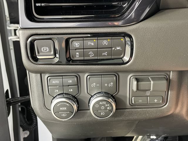 New 2026 GMC Yukon AT4 w/ AT4 Premium Plus Package AWD/4WD image 11