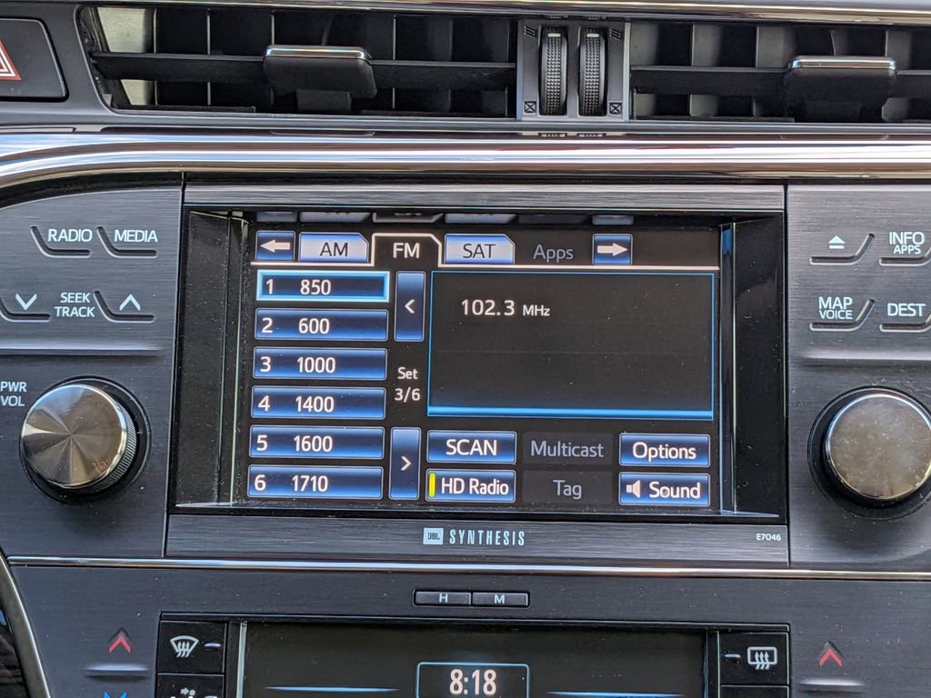 Used 2013 Toyota Avalon Limited FWD image 17