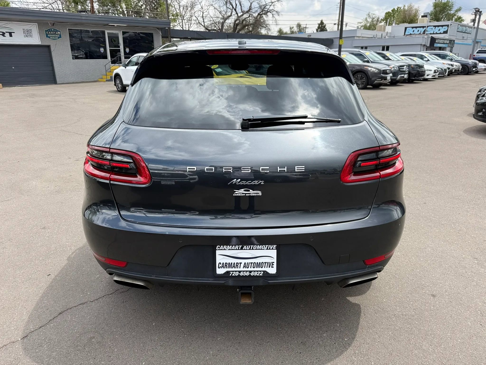 Used 2018 Porsche Macan Sport Edition AWD/4WD image 8