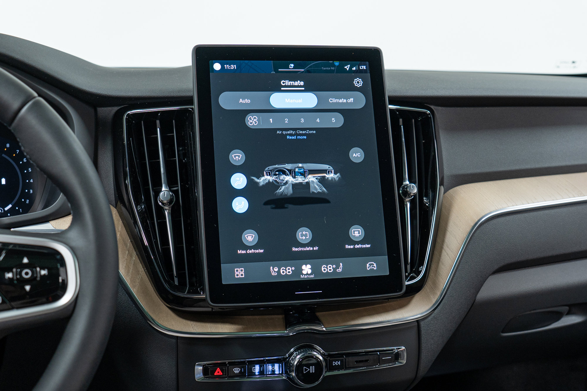 New 2026 Volvo XC60 B5 Core w/ Climate Package image 19