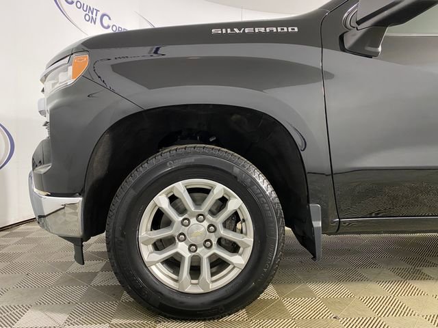 Used 2022 Chevrolet Silverado 1500 LT AWD/4WD image 27